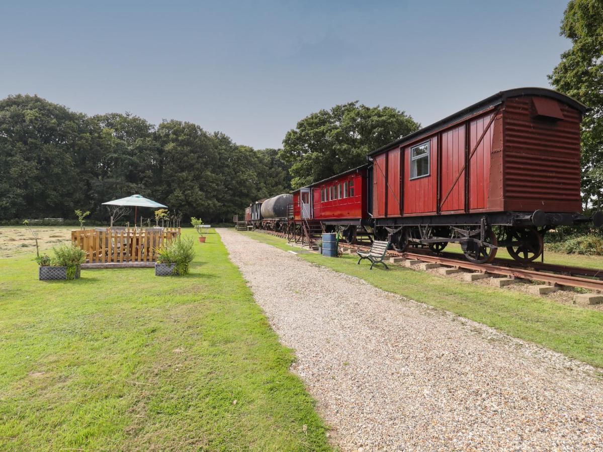 The Carriage At High Barn Heritage Холстед Экстерьер фото